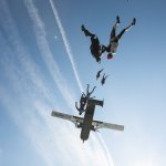 Legrace začíná opuštěním letadla